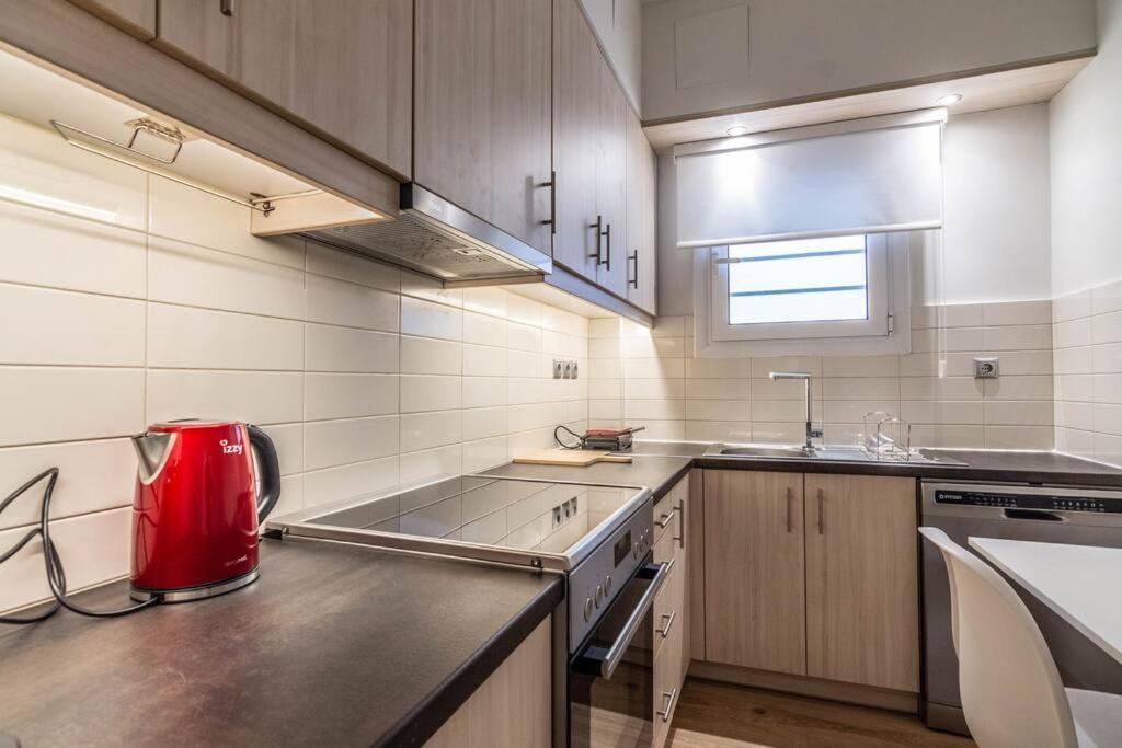 Greek Island Apartment เอเธนส์ ภายนอก รูปภาพ